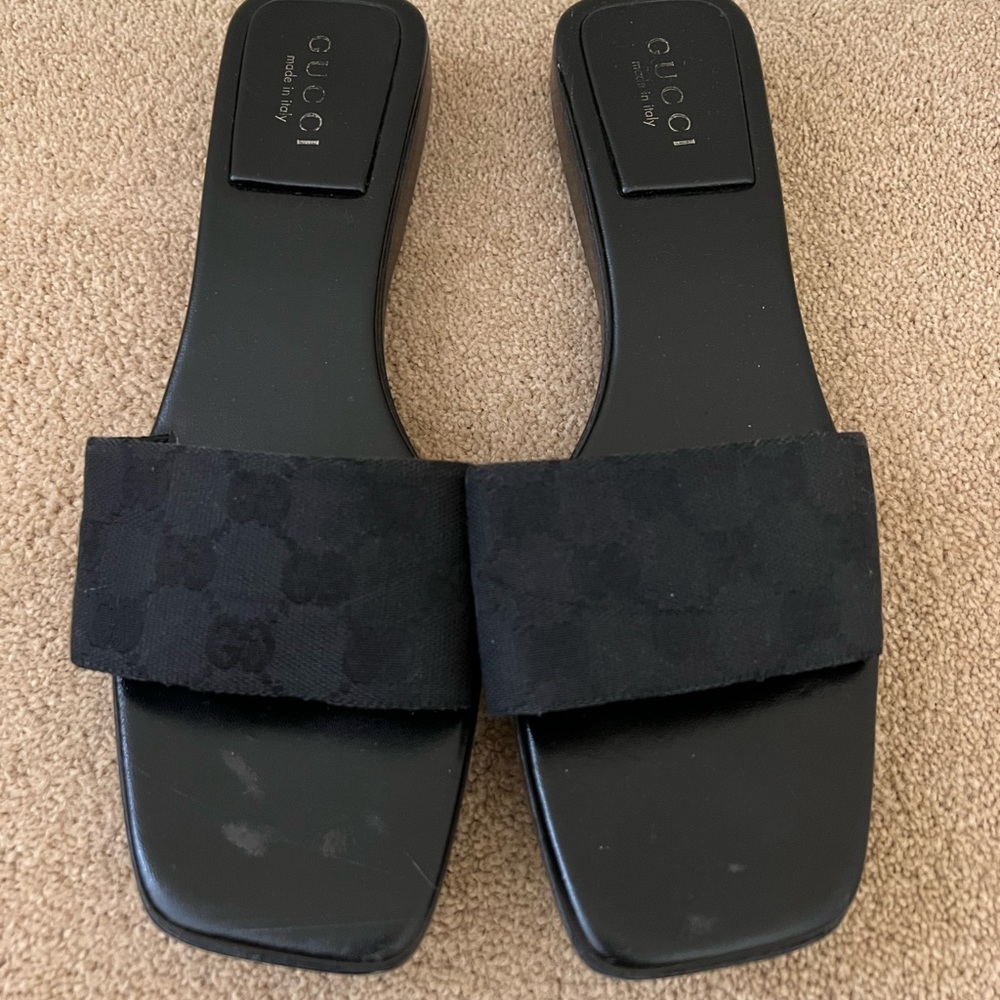 Gently Used Wooden Gucci Sandals 41
